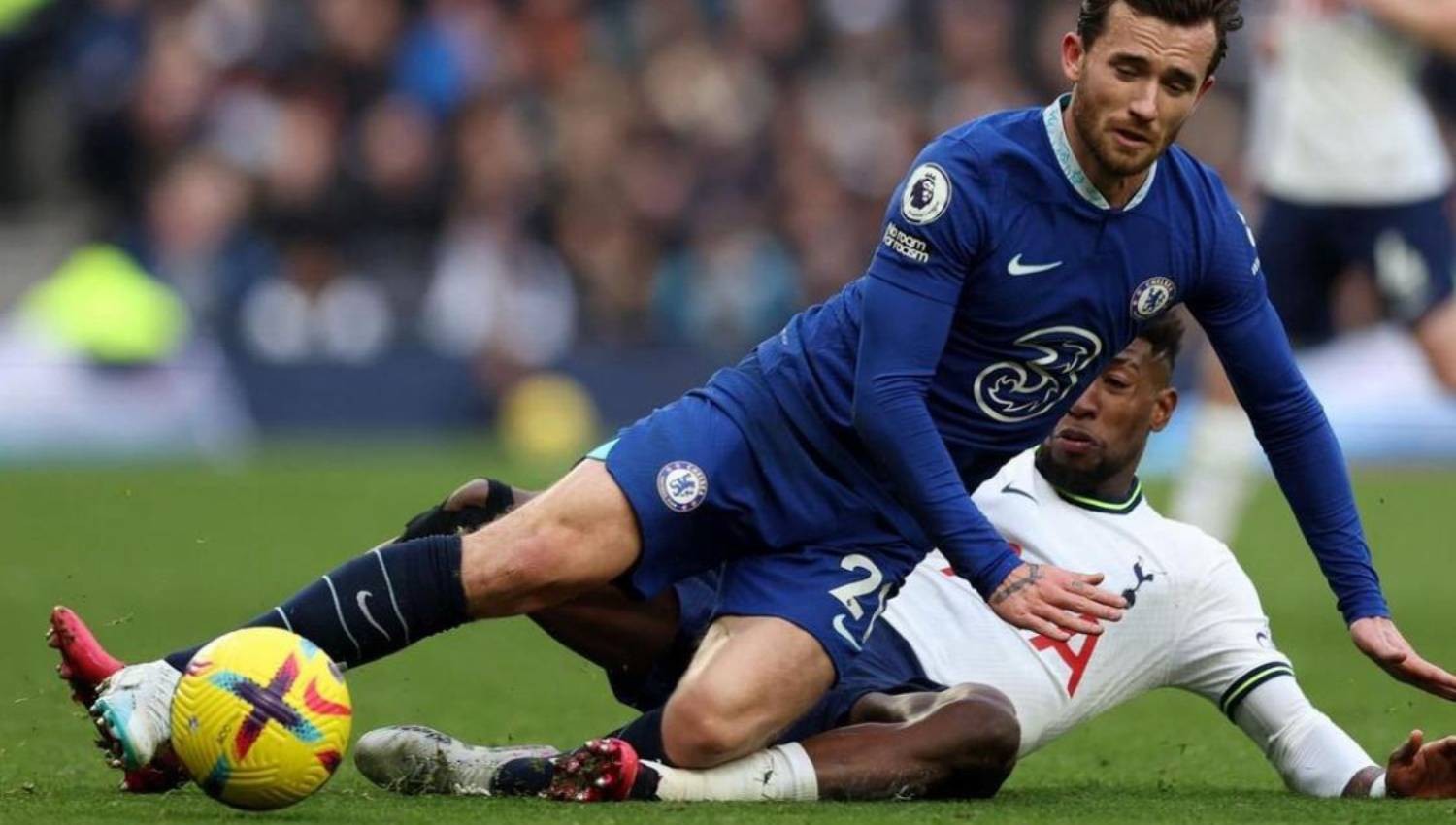 Naksir Berat Emerson Royal, AC Milan Siapkan Tawaran ke Tottenham